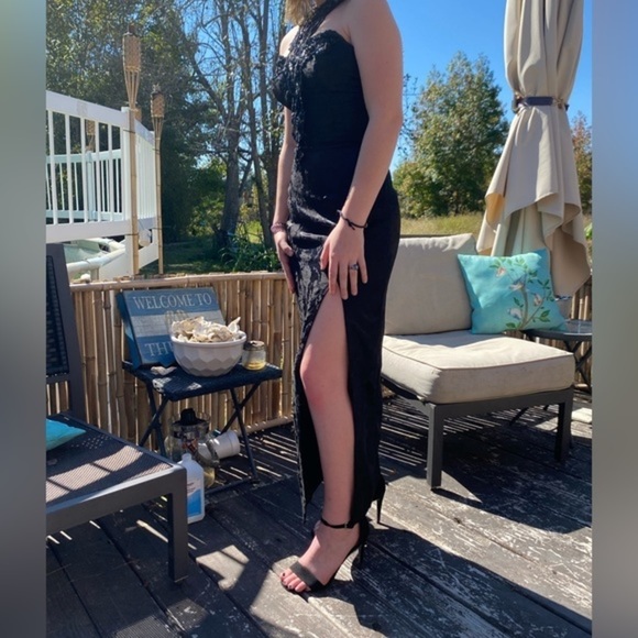 Black Prom dress 11/12 - Picture 9 of 16